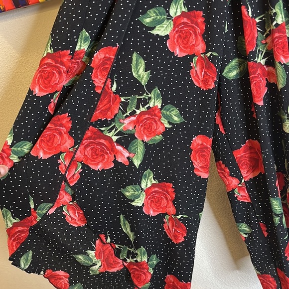 Floral jumper with open legs - Picture 2 of 2